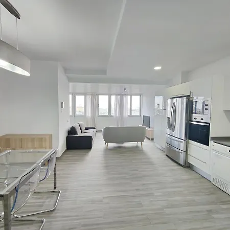 Luxury Port View R31 Apartment *