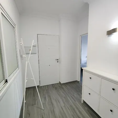 Luxury Port View R31 Apartment *